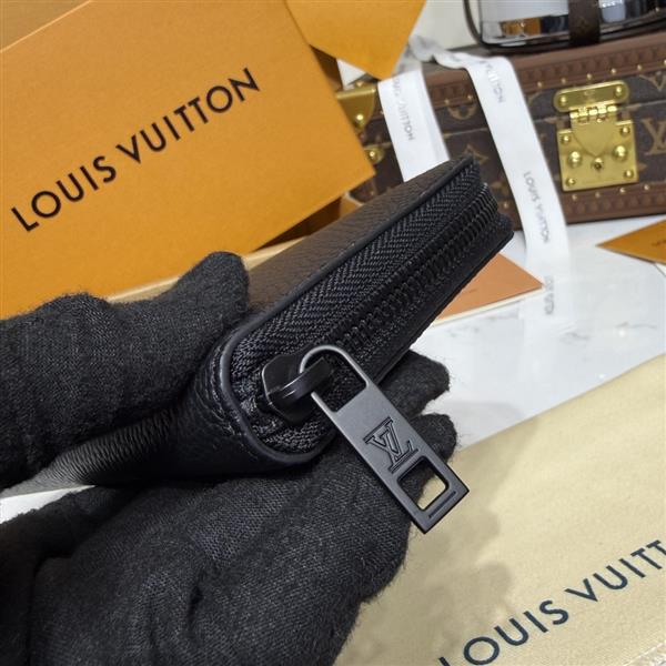 2026122105448224 310